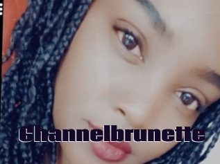 Channelbrunette