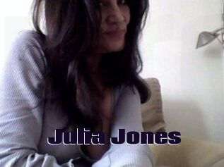 Julia_Jones