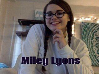 Miley_Lyons