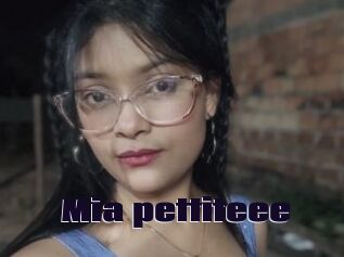 Mia_pettiteee