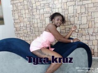 Tyra_kruz